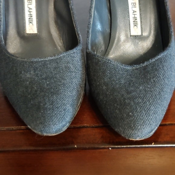 Manolo Blahnik Block Heel Ladies Shoes - Picture 6 of 16